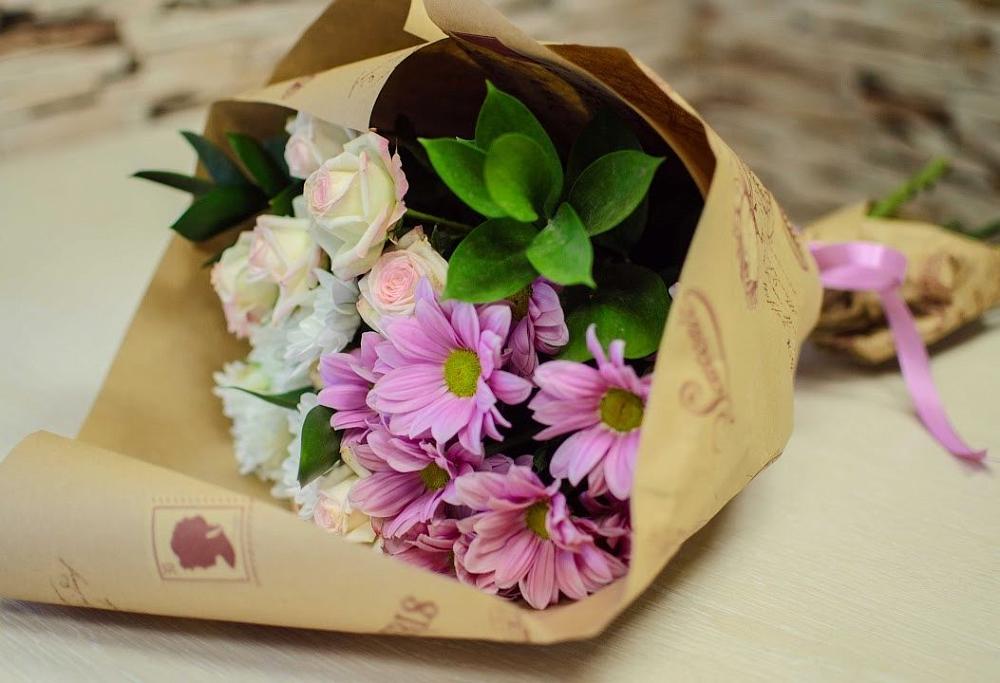 Букет цветов из: Розы и Хризантемы в Виллози