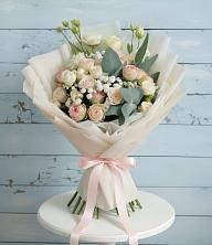 Букет цветов из:  Розы и Лизиантусы в Виллози
