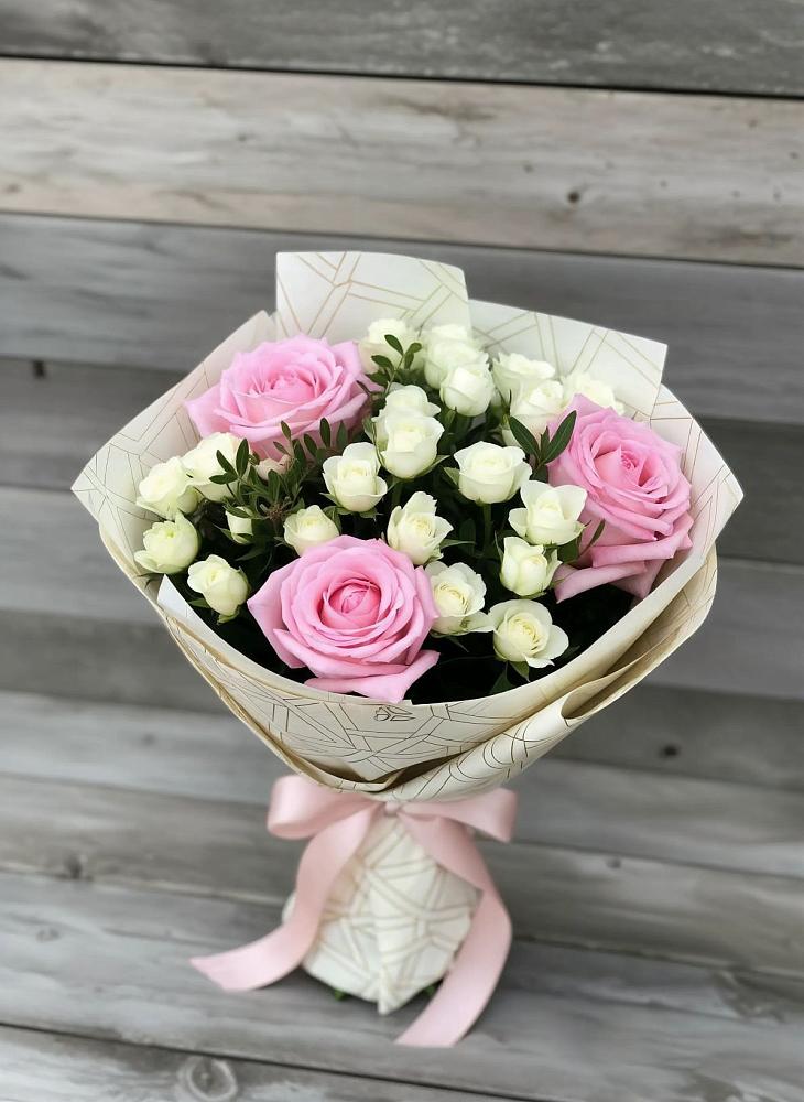 Букет цветов из: Розы в Виллози