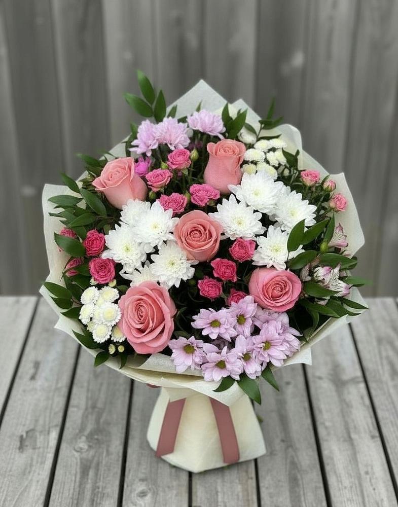 Букет цветов из: Альстромерии, Гвоздики, Розы и Хризантемы в Виллози