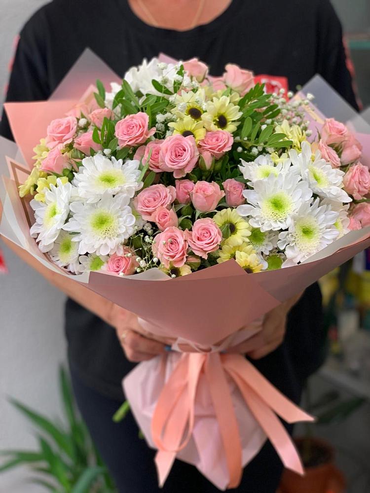 Букет цветов из: Розы и Хризантемы в Виллози