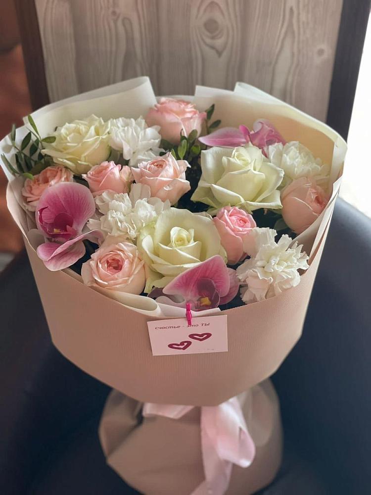 Букет цветов из: Орхидеи, Розы и Гвоздики в Виллози