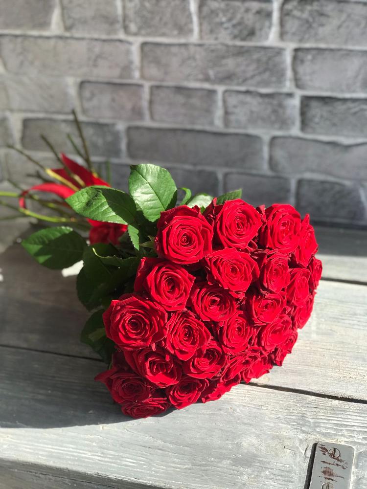 Букет Красные розы Фридом в Виллози