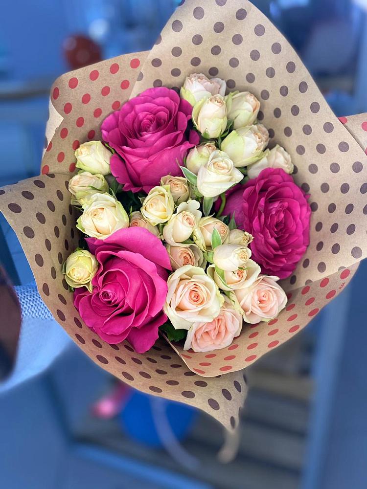 Букет цветов из: Розы в Виллози