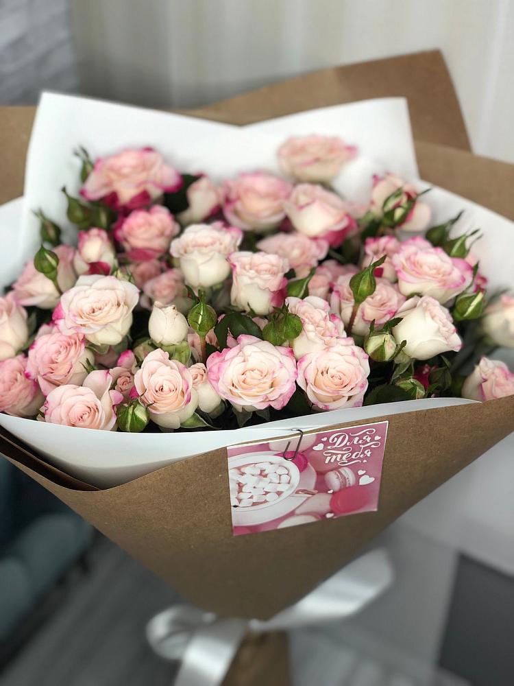 Букет цветов из: Розы в Виллози