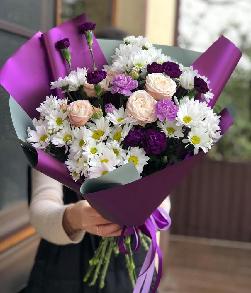 Букет цветов из: Хризантемы, Гвоздики и Розы в Виллози