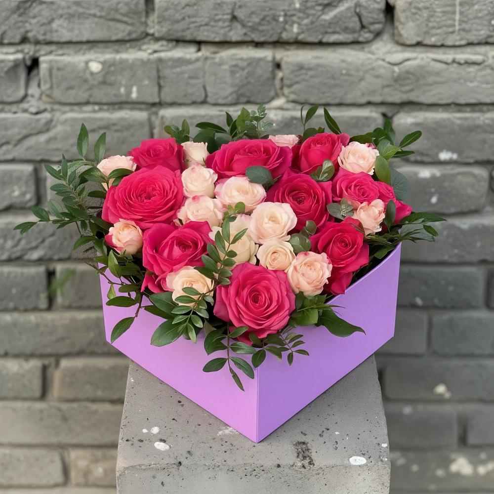 Цветочная композиция из Розы в коробке в Виллози
