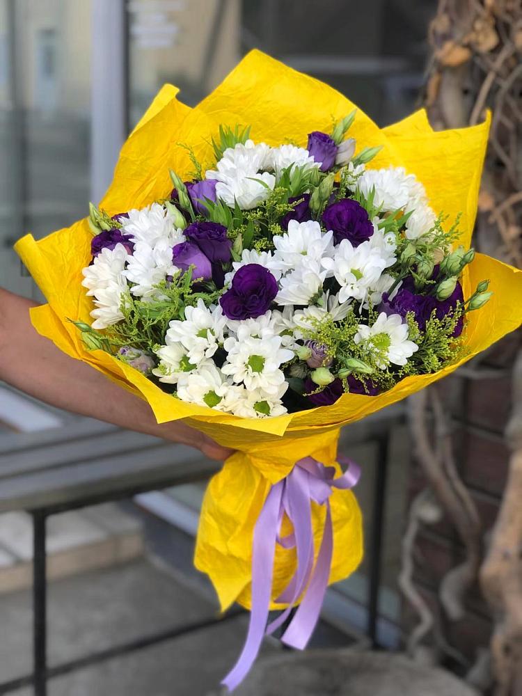 Букет цветов из: Ирисы, Хризантемы и Ромашки в Виллози