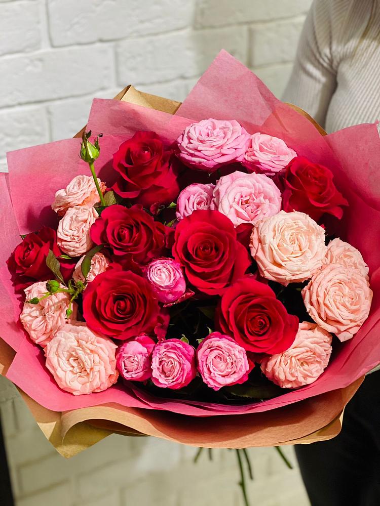 Букет цветов из: Розы в Виллози