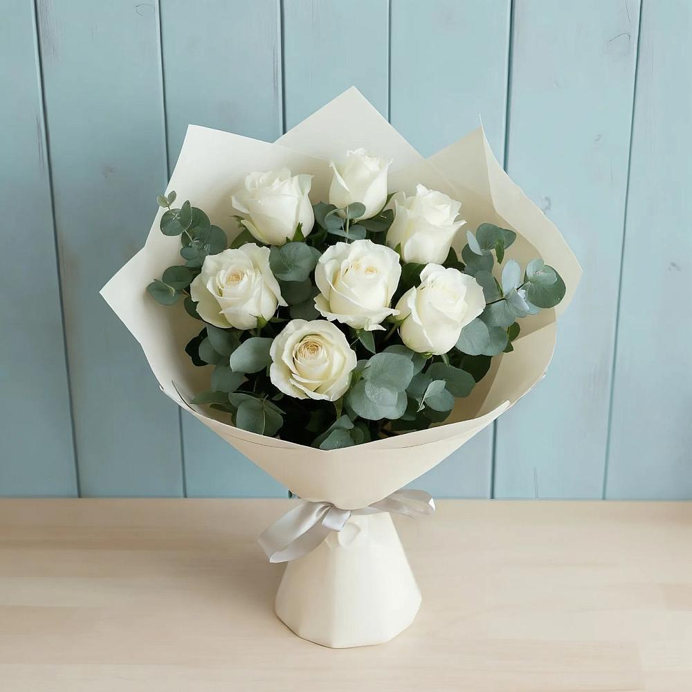 Букет Белые розы в Эвкалипте в Виллози