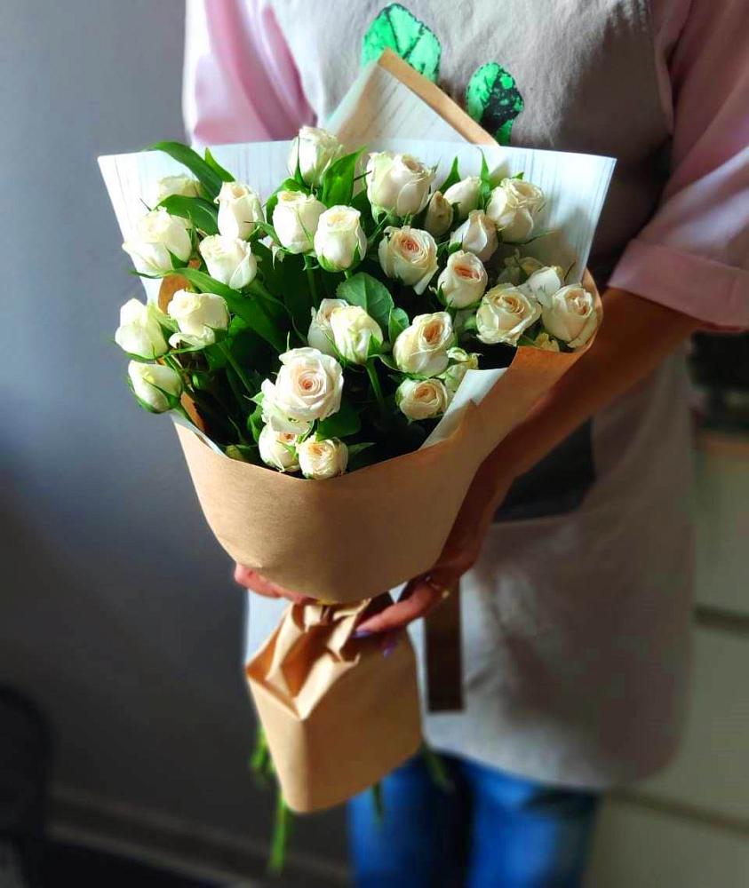 Букет цветов из: Розы в Виллози