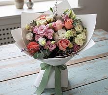 Букет цветов из:  Розы, Лизиантусы и Гвоздики в Виллози