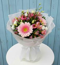 Букет цветов из:  Герберы, Альстромерии и Лизиантусы в Виллози