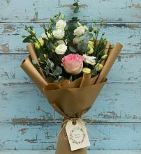 Букет цветов из:  Розы и Лизиантусы в Виллози