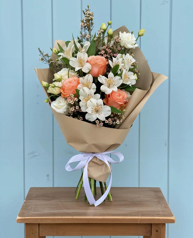 Букет цветов из: Альстромерии, Лизиантусы, Розы и Хризантемы в Виллози